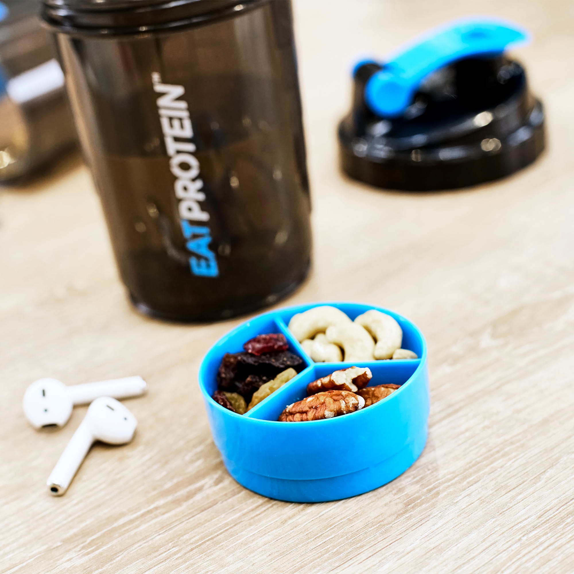 Protein Shaker Bottle 500ml/17oz - Black/Blue - Image 8