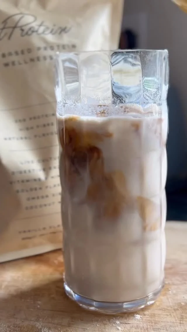 The perfect combination for a hot day…😍

🎥 - @_nseatsx 

 #eatprotein #protein #icedcoffee #summer #hot #summervibes