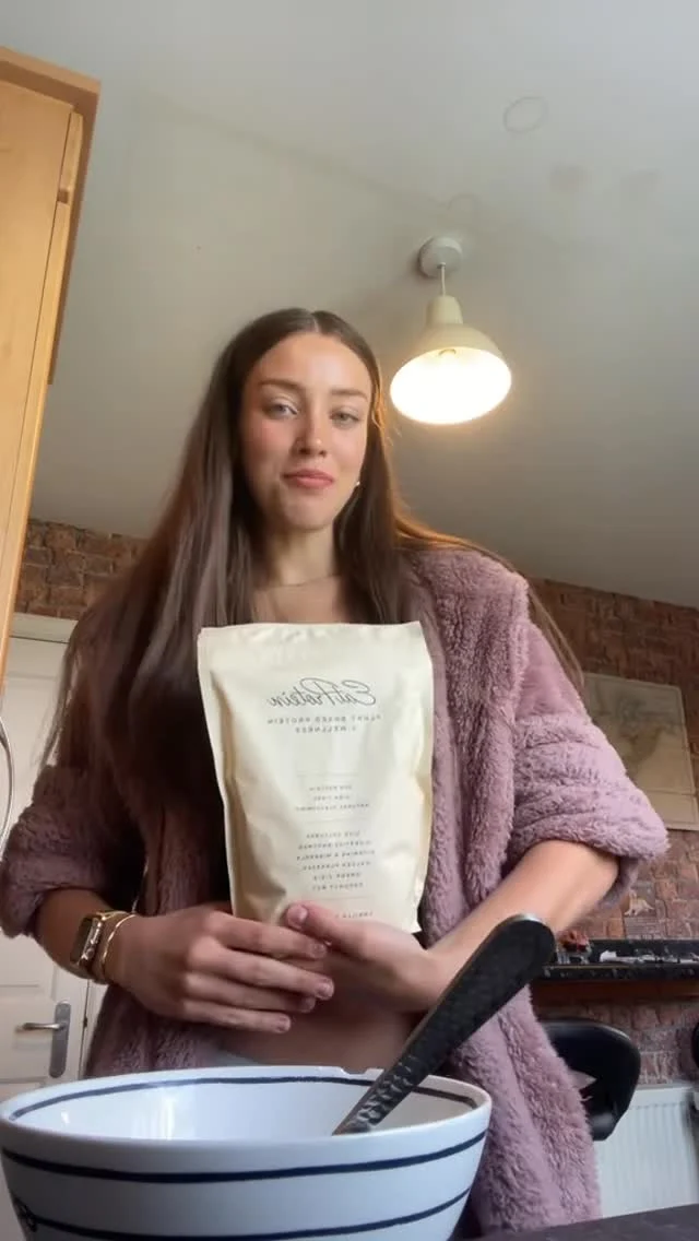 “Omg it actually tastes like a cake…🍰” - @Cassieee 

We are definitely trying this in the office tomorrow 👀🙌

Click the link in our bio or head over to www.eatprotein.co.uk to order your favourite protein powder today…💪